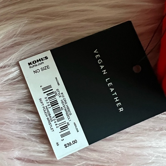 NWT Simply Vera Vera Wang Vegan Leather Red Wristlet  ❤️ - Picture 6 of 8